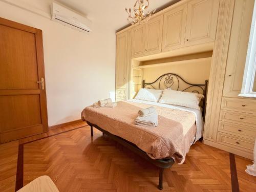 Una cama o camas en una habitación de Attico sui Monti