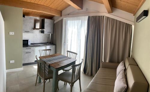 Η κουζίνα ή μικρή κουζίνα στο Casetta Randi 26