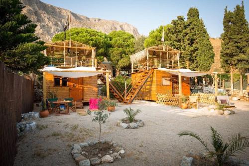 Endeavour Beach luxury Holiday Cabin