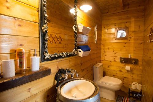 Koupelna v ubytování Endeavour Beach luxury Holiday Cabin