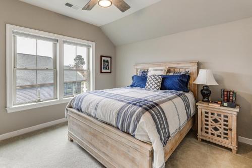 Ένα ή περισσότερα κρεβάτια σε δωμάτιο στο Communal Pools, 6 Mi to Bethany Beach! Family Home