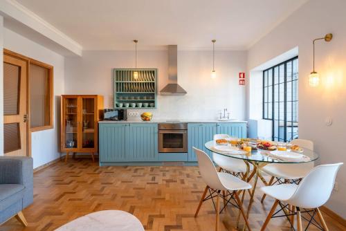 Light-Filled Cedofeita Apt by HostWise
