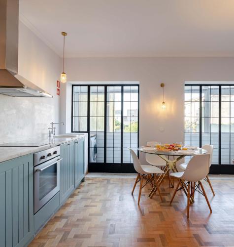 Light-Filled Cedofeita Apt by HostWise