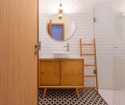 Light-Filled Cedofeita Apt by HostWise
