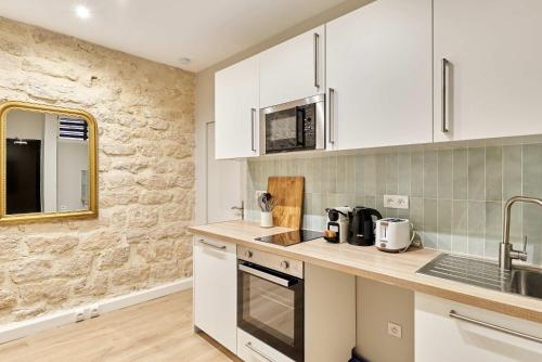 Charming Apartment Center of Paris by Studio Prestige