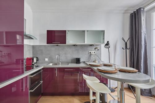 Apartment Center of Paris by Studio prestige