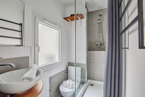 Apartment Center of Paris by Studio prestige