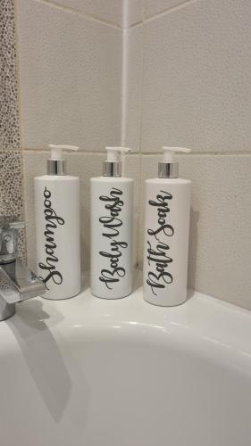 Φωτογραφία από το άλμπουμ του Cosy 2 bed house in Aylesbury σε Aylesbury