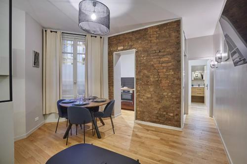Apartment Center of Paris by Studio prestige