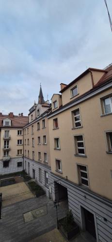 Tòa nhà nơi căn hộ tọa lạc