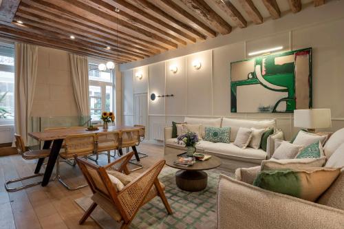 Paris Historic Center Marais up to 7 people & AC