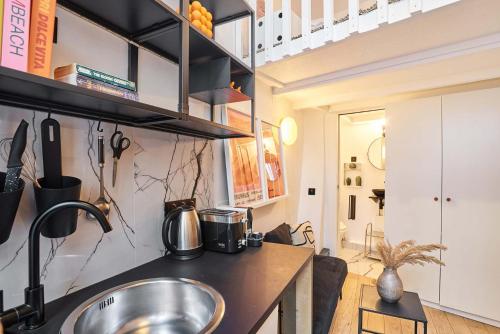 Studio Centre de Paris by Studio prestige