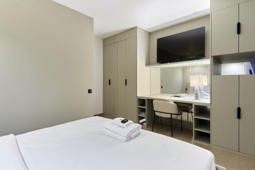 Apartment Père Lachaise by Studio prestige