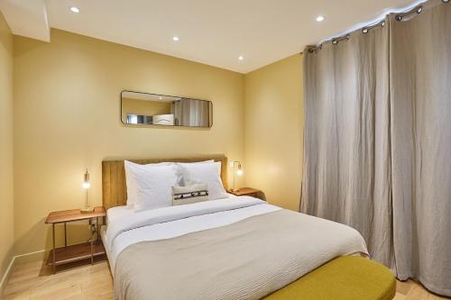 Apartment Center of Paris by Studio prestige