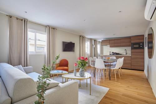 Apartment Center of Paris by Studio prestige