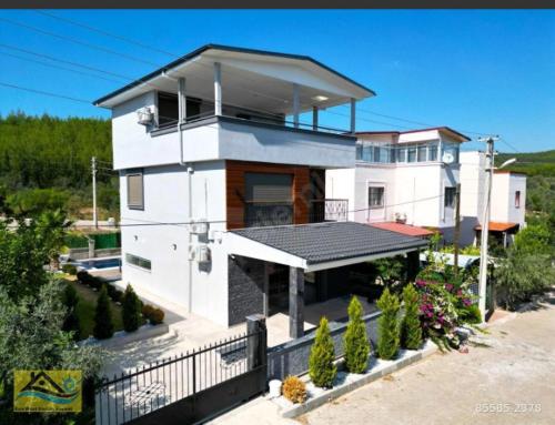 Billede fra billedgalleriet på Luxus Villa mit Pool in der Ägäis i Seferihisar