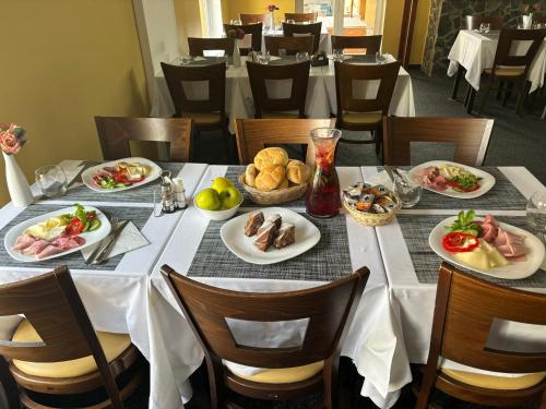 Comida en o cerca de este hostal o pensión