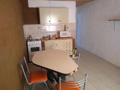 Η κουζίνα ή μικρή κουζίνα στο Lo de dany