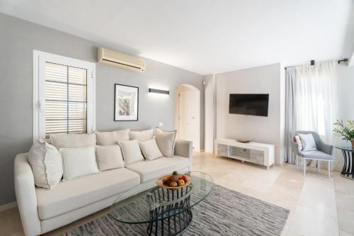 La Caleta Luxury Seaside Villa with 3 Bedrooms and Private Pool