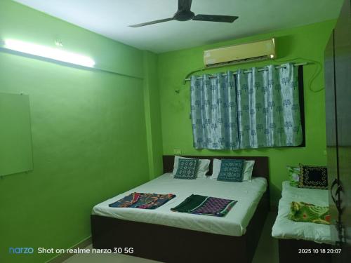 Φωτογραφία από το άλμπουμ του Private Room1 At Pushpanjali Residency Phase 2 Bunglow No A1 Owale Ghodbunder Road Thane West σε Kolshet