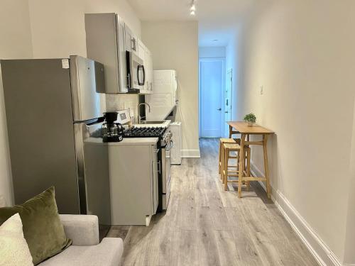 Gallery image of 017 - Charming 2BR2BA Easy Access to NYC in Hoboken