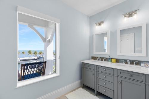 Фотография из галереи Sea Watch в городе Маратон