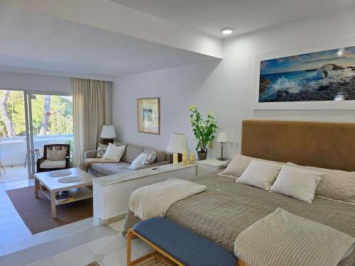 Posezení v ubytování Large Studio 400m From The beach