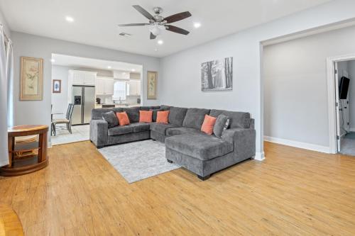 Un lugar para sentarse en 3 Bedroom Home in Lake Charles