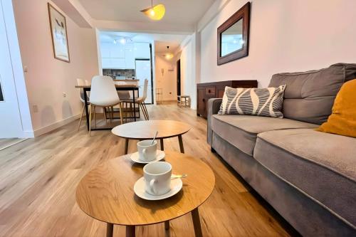 Spacious 3 bedroom renovated property 500 m from the beaches