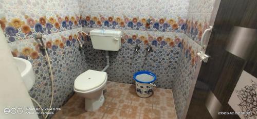 Koupelna v ubytování Shree chendur family Residency