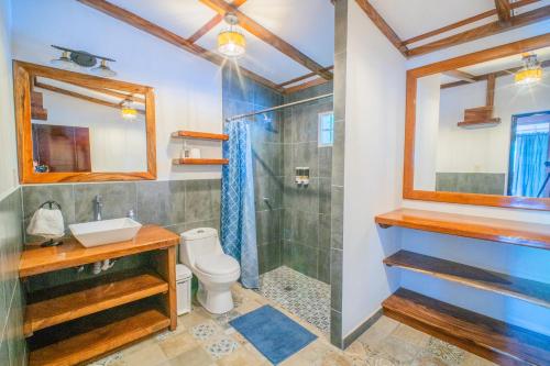 Ένα μπάνιο στο Casa Las Flores