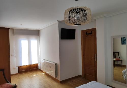 Et tv og/eller underholdning på Casa Rural La Chamarita