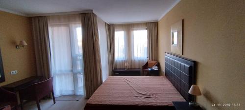 TV a/nebo společenská místnost v ubytování Hotel Barceló Royal Beach