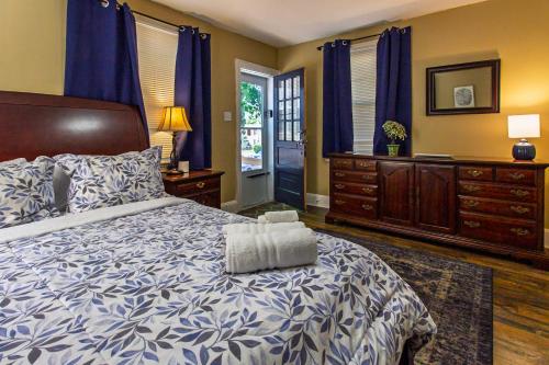 Ένα ή περισσότερα κρεβάτια σε δωμάτιο στο World Cup Central - Philly & NJ Gateway