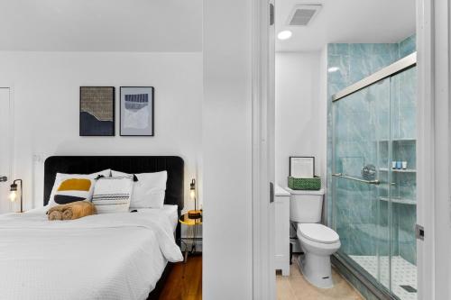 Koupelna v ubytování 3BR 5BEDS with Backyard near NYC and Metlife with parking