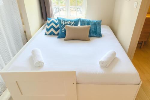 En eller flere senge i et værelse på Appartement lumineux proche Abbaye & Centre de Caen