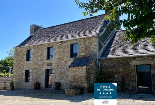 Afbeelding uit fotogalerij van Gite à la ferme, Jacuzzi privatif, tout compris in Sizun