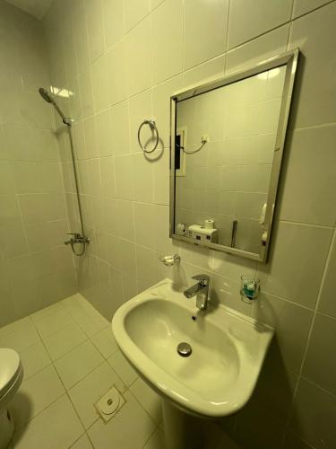 Ένα μπάνιο στο مرج الزيتون للشقق المخدومة