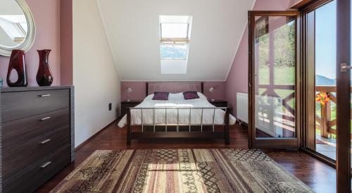 Posteľ alebo postele v izbe v ubytovaní Dom Na Stoku - Hillside Cottage Eliza