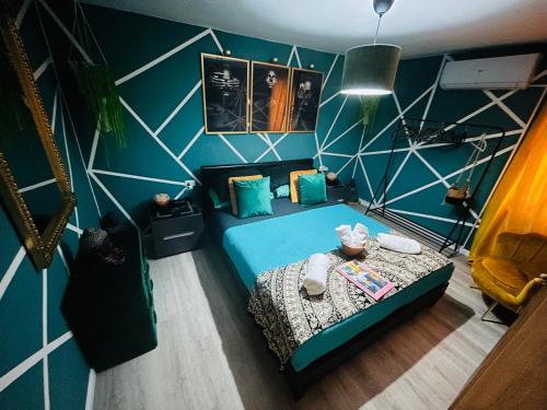 an overhead view of a bedroom with a bed at Family House di Genny e Nicola small suite in Chioggia