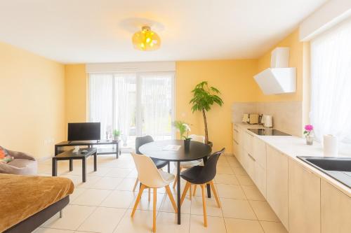 Η κουζίνα ή μικρή κουζίνα στο Le Nid des Étoiles