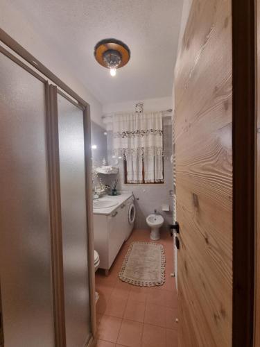 Ένα μπάνιο στο Appartamento a Monclassico