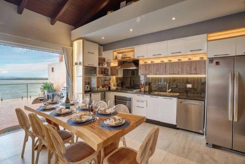 Кухня или мини-кухня в Increíble ático de lujo con impresionantes vistas
