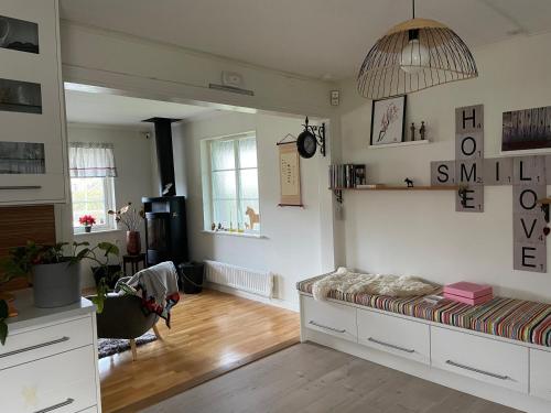 Posezení v ubytování Spacious Modern Villa, Near Nature in Stuvsta