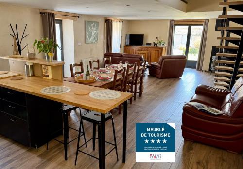 Afbeelding uit fotogalerij van Gite à la ferme, Jacuzzi privatif, tout compris in Sizun