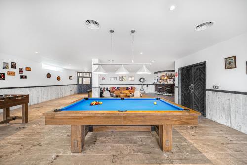 Wellness Villa - Heated Pool, Home Gym & Games Room