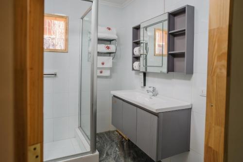 Ένα μπάνιο στο Hotel Dorys de Lourdes