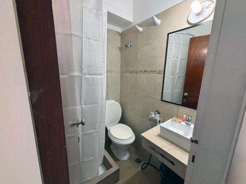 Ένα μπάνιο στο Hotel Playa Brava