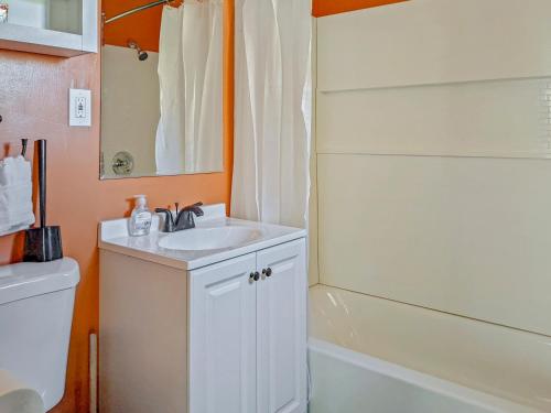 Koupelna v ubytování Explorer's Haven, Venture Base Unit 5