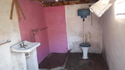 Ένα μπάνιο στο Tribu 13 Eco Village